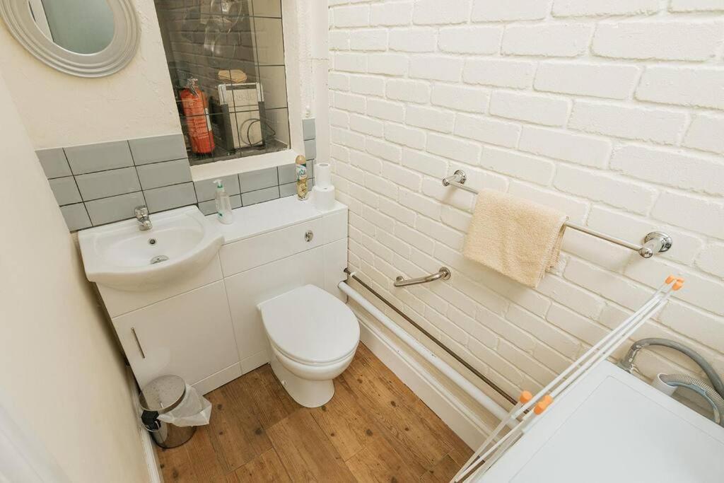 Fir Tree Cottage - Cosy 3 Bed Cottage In Penrhyn Bay With Beautiful Sea Views And Access To Snowdonia Rhôs-on-Sea Exterior foto