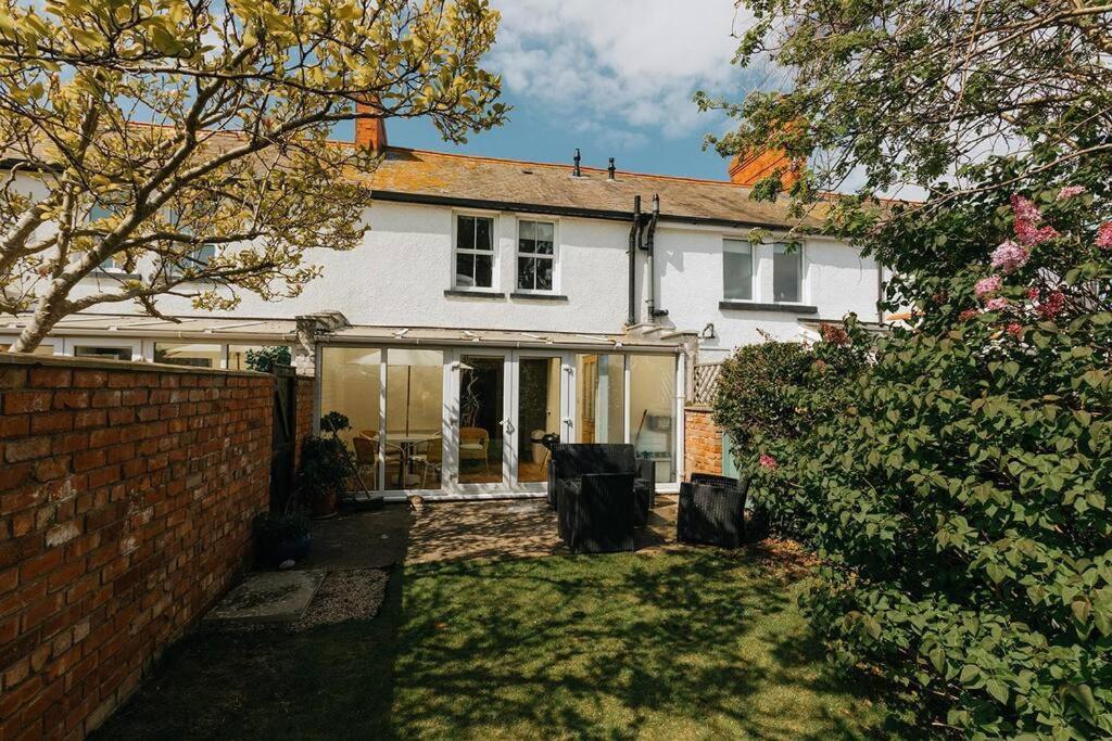 Fir Tree Cottage - Cosy 3 Bed Cottage In Penrhyn Bay With Beautiful Sea Views And Access To Snowdonia Rhôs-on-Sea Exterior foto